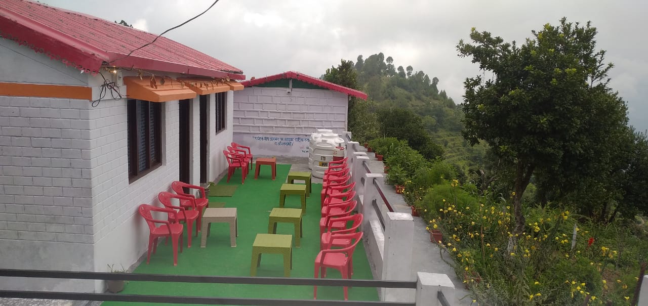 White peak homestay, Khirsu, Uttarakhand