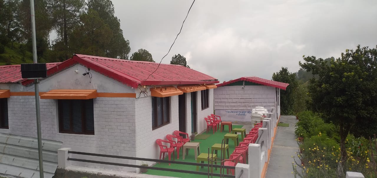 White peak homestay, Khirsu, Uttarakhand