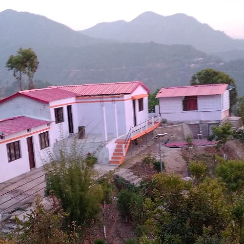 White peak homestay, Khirsu, Uttarakhand