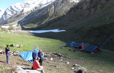 Harsil makes for a great base point for many exhilarating treks in Uttarakhand. Amongst the best treks are Khatling Glacier and Dayara Bugyal along with rock climbing in Gangotri.